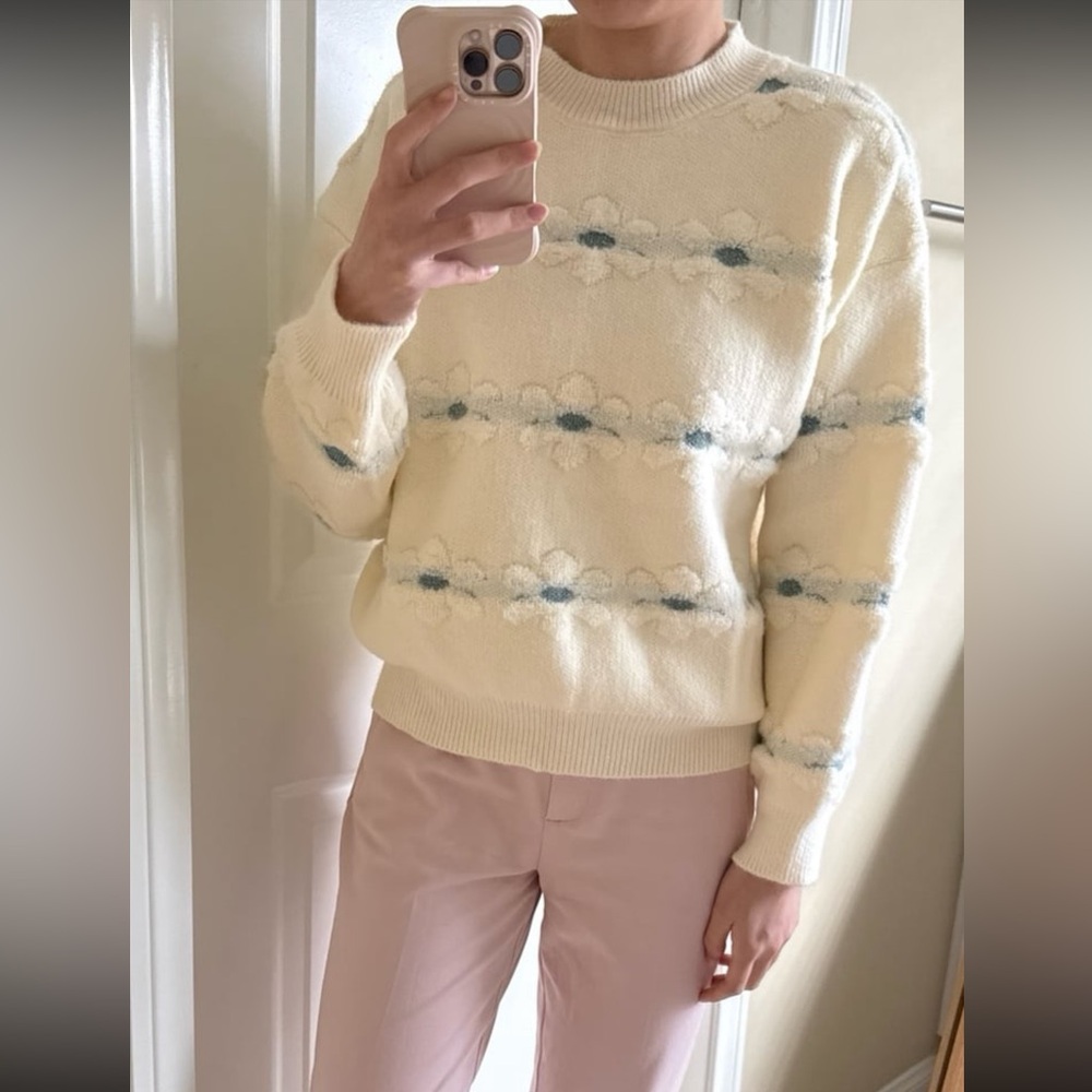 Very Cute Women’s Sweater